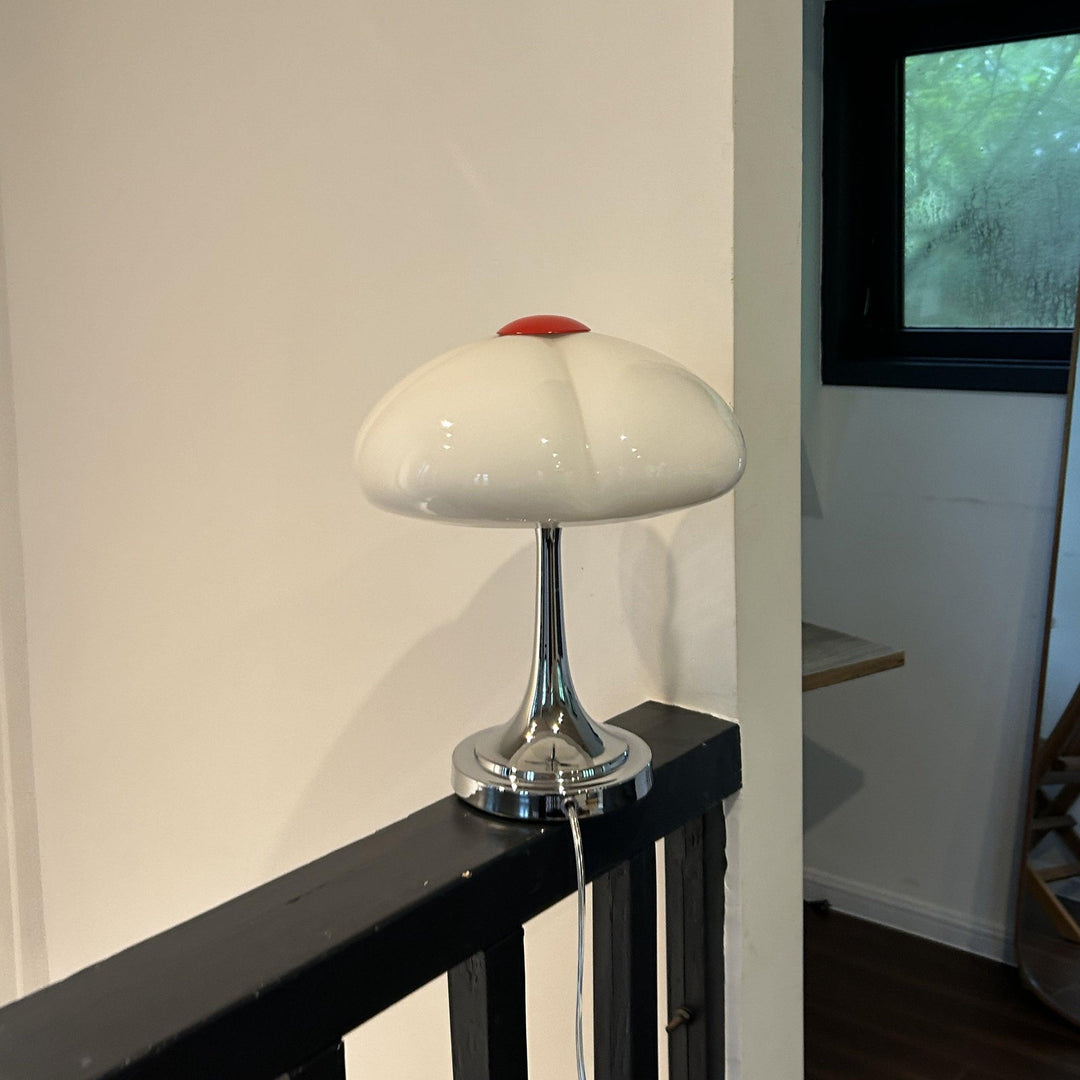 LUCKY White Table Lamp