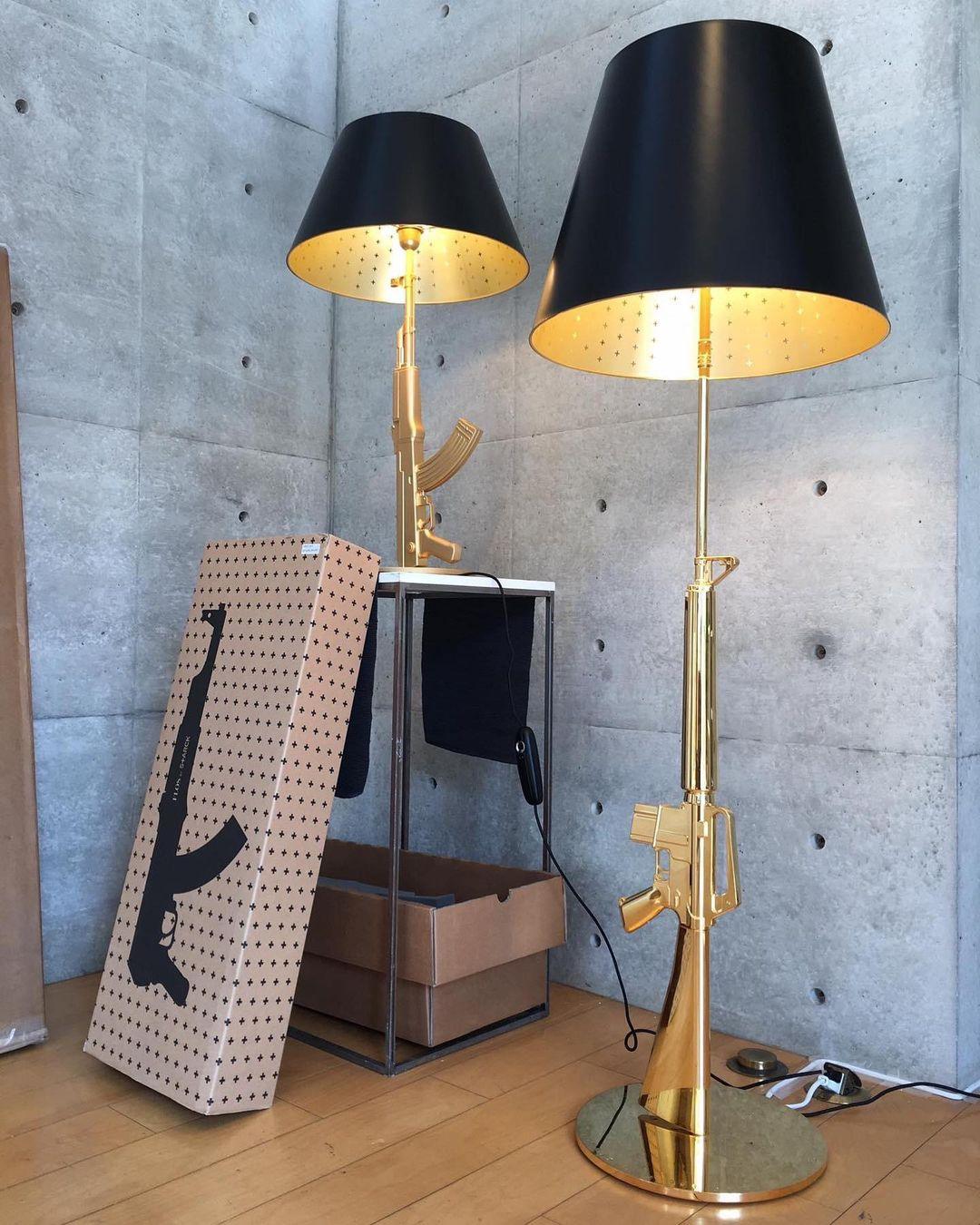 GUNER Black and Gold Table Lamp