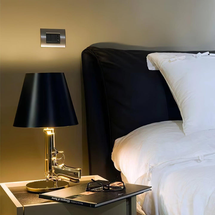 GUNER Black and Gold Table Lamp
