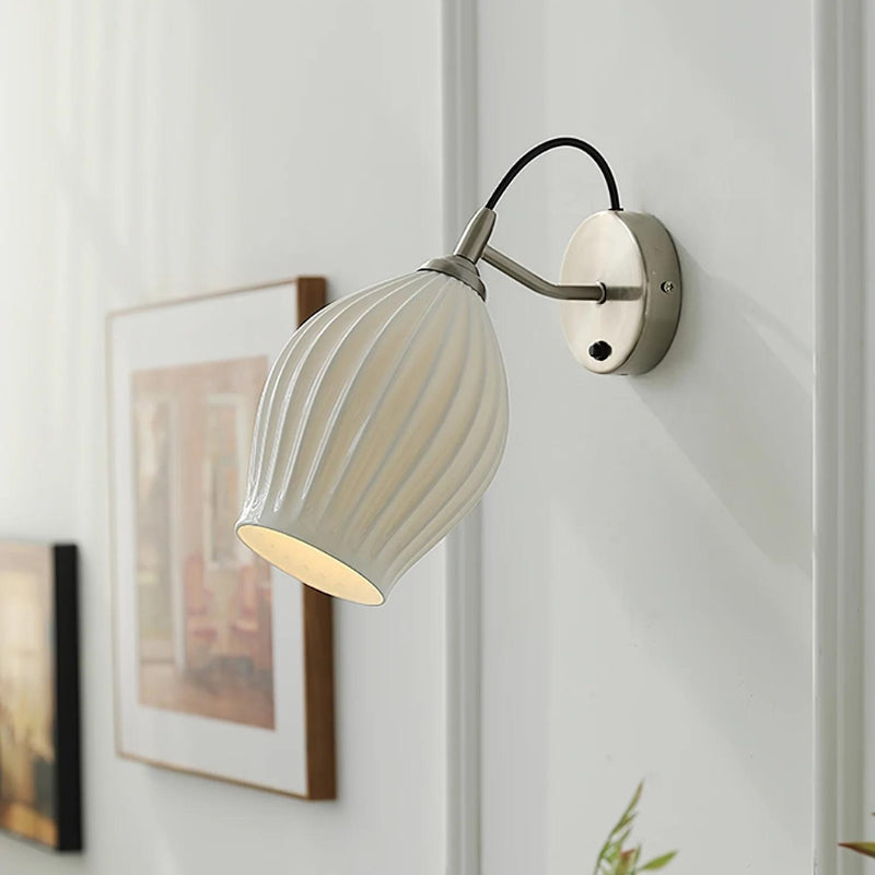 XYLA Modern Ribbed Ceramic Wall Lamp