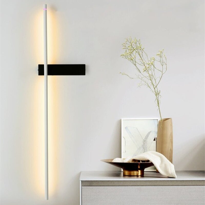 kate-black-and-white-wall-light